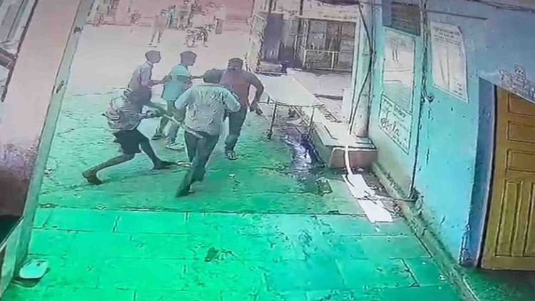 Dholpur: बसेड़ी अस्पताल के चिकित्सा अधिकारी को तीन लोगों ने दौड़ाकर पीटा, घटना सीसीटीवी में कैद, दो राउंडअप