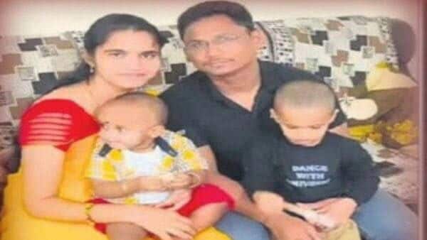 पत्नी-बेटियों को रास्ते से हटाया, फिर गर्लफ्रेंड संग… 1 सुराग ने बिगाड़ा खेल पत्नी-बेटियों को रास्ते से हटाया, फिर गर्लफ्रेंड संग… 1 सुराग ने बिगाड़ा खेल