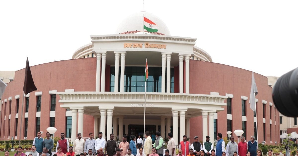 झारखंड में मानसून की बेरूखी के बीच विधानसभा सत्र में होगी मुद्दों की बारिश झारखंड में मानसून की बेरूखी के बीच विधानसभा सत्र में होगी मुद्दों की बारिश