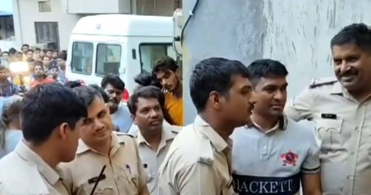 भाई रात को पहुंचा घर, अंदर पड़ी थी बहन की खून से सनी लाश, देखकर आया सदमे में