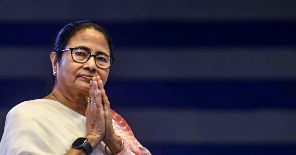 अब राज्यपाल के खिलाफ कुछ नहीं बोल पाएंगी ममता बनर्जी, कोर्ट ने दिया आदेश