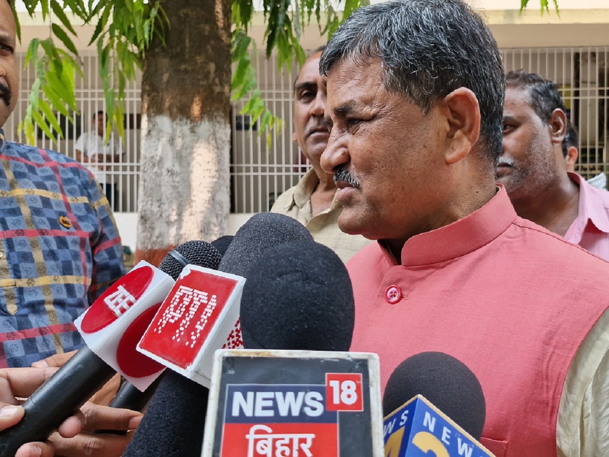 जहानाबाद लोकसभा सीट पर लालू यादव की बढ़ गई टेंशन, आरजेडी के बागी ने किया नामांकन, चुनावी मैदान में बसपा की एंट्री जहानाबाद लोकसभा सीट पर लालू यादव की बढ़ गई टेंशन, आरजेडी के बागी ने किया नामांकन, चुनावी मैदान में बसपा की एंट्री
