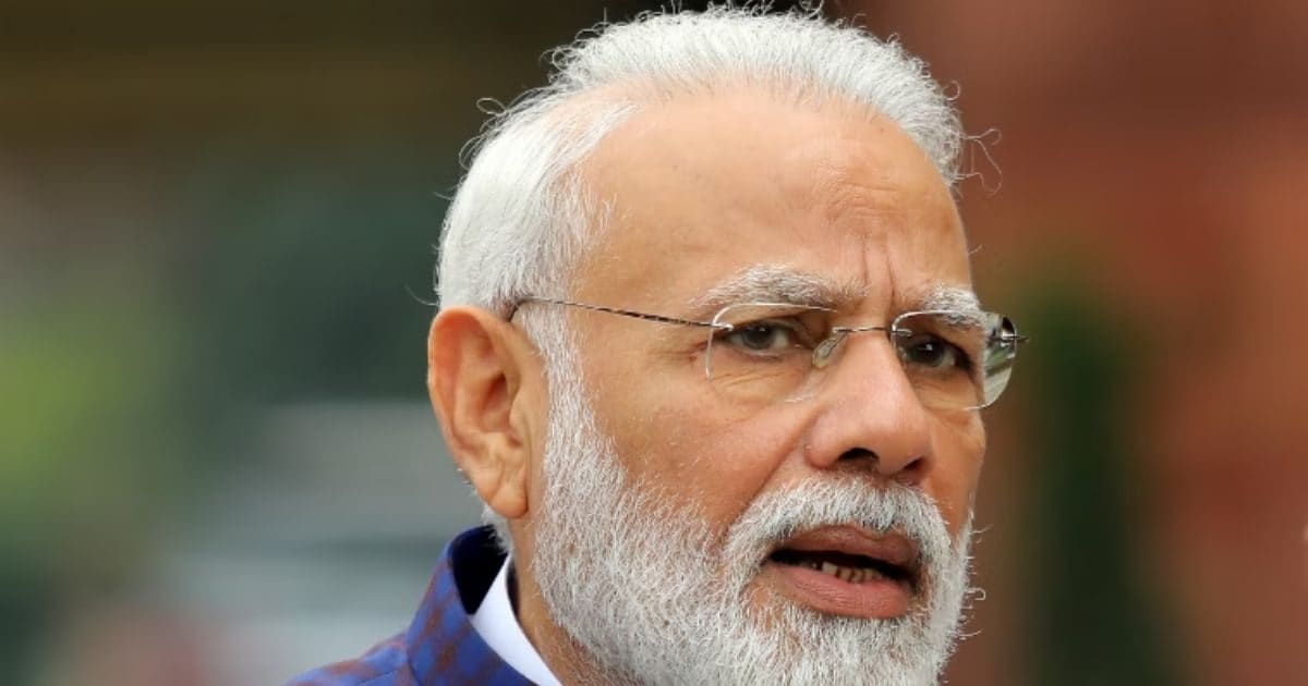ना मकान, ना दुकान, पीएम मोदी के पास हैं सिर्फ 4 सोने की अंगूठी और 52,920 कैश ना मकान, ना दुकान, पीएम मोदी के पास हैं सिर्फ 4 सोने की अंगूठी और 52,920 कैश