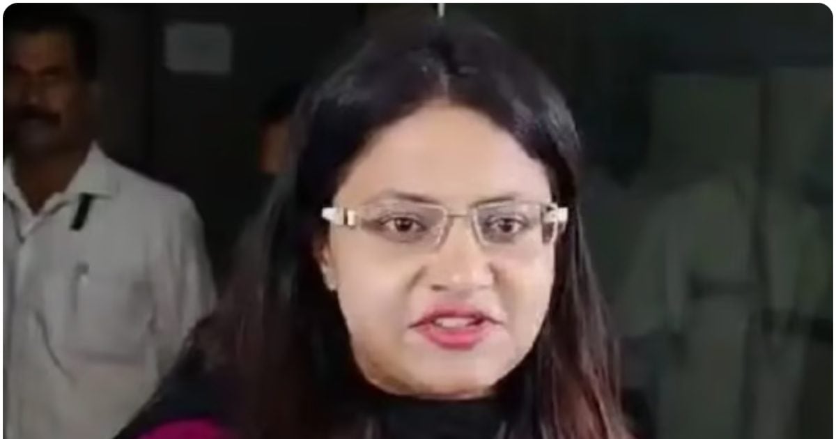 IAS Puja Khedkar: आईएएस पूजा खेडकर पर बड़ी कार्रवाई, रद्द की गई ट्रेनिंग, एकेडमी वापस बुलाई गईं IAS Puja Khedkar: आईएएस पूजा खेडकर पर बड़ी कार्रवाई, रद्द की गई ट्रेनिंग, एकेडमी वापस बुलाई गईं