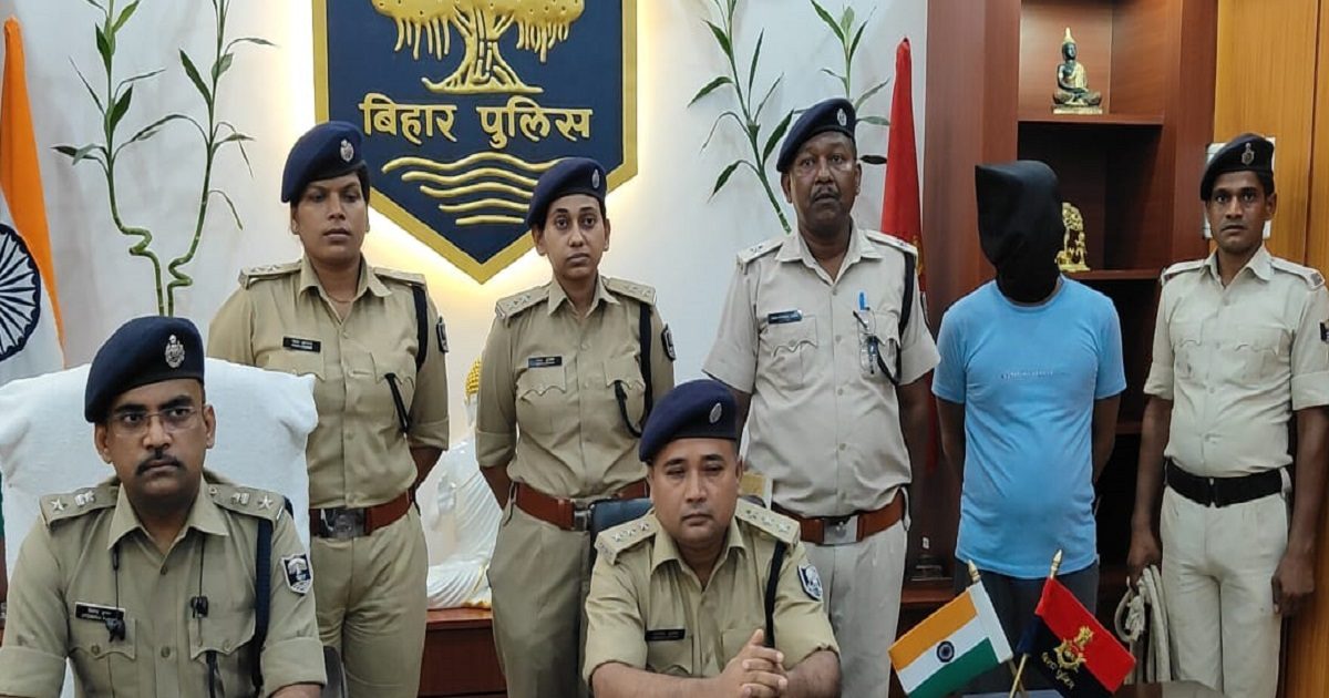 गृह मंत्रालय से कटिहार पुलिस को आई खबर, लड़कियों-महिलाओं की उतारी जाती है आबरू, पान दुकान था क्राइम का अड्डा. जानिये पूरा मामला गृह मंत्रालय से कटिहार पुलिस को आई खबर, लड़कियों-महिलाओं की उतारी जाती है आबरू, पान दुकान था क्राइम का अड्डा. जानिये पूरा मामला