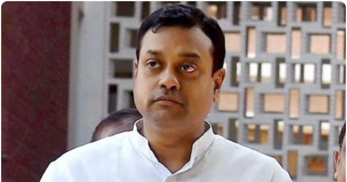 पहले घुटनों के बल आए… फिर किया दंडवत प्रणाम, 13 सेकेंड तक जमीन पर लेटे रहे पहले घुटनों के बल आए… फिर किया दंडवत प्रणाम, 13 सेकेंड तक जमीन पर लेटे रहे