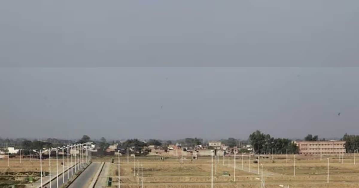 15 साल बाद मिलेगा प्लॉट का पजेशन, फिर भी खरीदारों को लगेगा झटका! 15 साल बाद मिलेगा प्लॉट का पजेशन, फिर भी खरीदारों को लगेगा झटका!