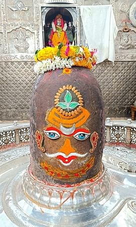 Ujjain Mahakal: ज्येष्ठ चतुर्दशी पर बाबा महाकाल की भव्य भस्म आरती, हजारों श्रद्धालुओं ने किए दिव्य दर्शन