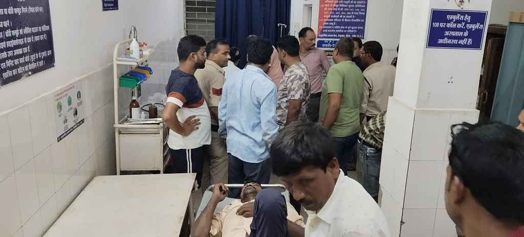 Damoh News: दो बाइकों की आमने-सामने टक्कर में पुलिस आरक्षक की मौत, एक गंभीर घायल जबलपुर रेफर