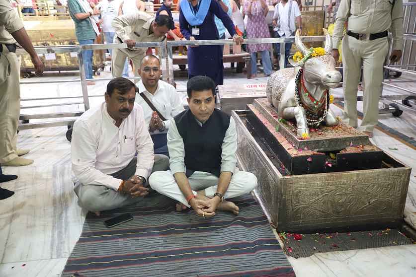 Ujjain News: महाकाल के दर्शन कर बोले असम के मंत्री- इंदौर आया तो बाबा के दर्शन करने दौड़ा चला आया
