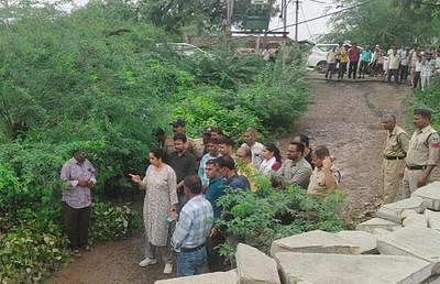 Mandsaur: भानपुरा में चार घंटे में आठ इंच बारिश, घरों में घुसा पानी, कई गांवों का मुख्य मार्गों से संपर्क टूटा Mandsaur: भानपुरा में चार घंटे में आठ इंच बारिश, घरों में घुसा पानी, कई गांवों का मुख्य मार्गों से संपर्क टूटा