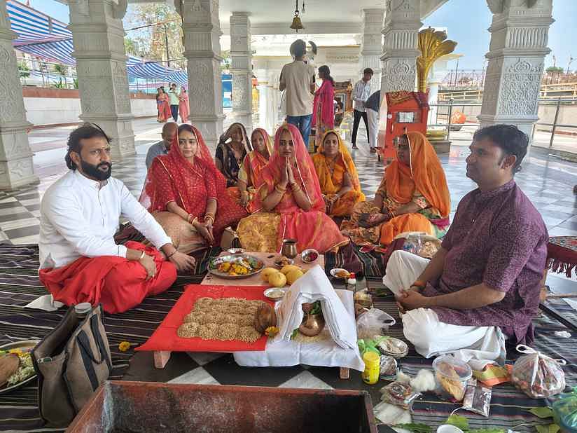 Mandsaur News: पशुपतिनाथ मंदिर में अनुष्ठान, भारतीय सेना के मनोबल और सुरक्षा के लिए प्रार्थना