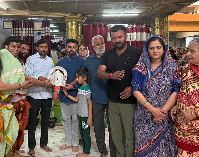 Ujjain Mahakal: भस्म आरती में त्रिनेत्र स्वरूप में नजर आए बाबा महाकाल, भक्तों ने किए दिव्य स्वरूप के दर्शन