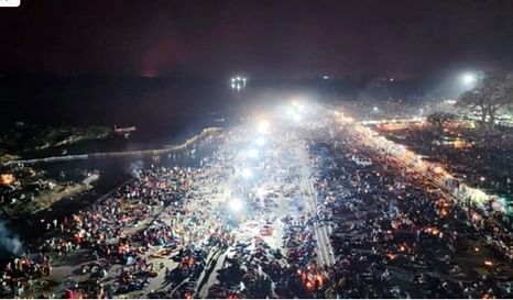 Sehore News: भूतड़ी अमावस्या पर भक्तों ने लगाई मां नर्मदा में डुबकी, आंवलीघाट में लगा भूतों का मेला Sehore News: भूतड़ी अमावस्या पर भक्तों ने लगाई मां नर्मदा में डुबकी, आंवलीघाट में लगा भूतों का मेला