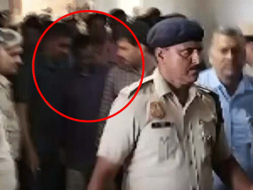 केजरीवाल की गिरफ्तारी चुनाव से ठीक पहले ही क्यों हुई: सुप्रीम कोर्ट ने ED से 5 सवाल पूछे, 3 मई को अगली सुनवाई केजरीवाल की गिरफ्तारी चुनाव से ठीक पहले ही क्यों हुई: सुप्रीम कोर्ट ने ED से 5 सवाल पूछे, 3 मई को अगली सुनवाई