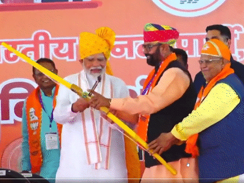 मैनिफेस्टो समझाने के लिए खड़गे ने मोदी से समय मांगा: पीएम बोले थे- कांग्रेस लोगों की कमाई ज्यादा बच्चे वालों में बांटेगी; कांग्रेस की EC से शिकायत मैनिफेस्टो समझाने के लिए खड़गे ने मोदी से समय मांगा: पीएम बोले थे- कांग्रेस लोगों की कमाई ज्यादा बच्चे वालों में बांटेगी; कांग्रेस की EC से शिकायत