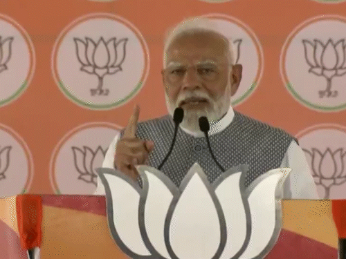 PM मोदी बोले- शहजादे ने राजा-महराजाओं का अपमान किया: बेलगावी में कहा- वायनाड जीतने के लिए कांग्रेस ने PFI की मदद ली