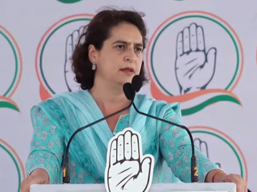 प्रियंका ने मोदी को शहंशाह कहा: बोलीं- मेरे भाई को शहजादा कहते हैं, खुद महलों में बैठे; राहुल 4 हजार किमी पैदल चल चुके – Gujarat News