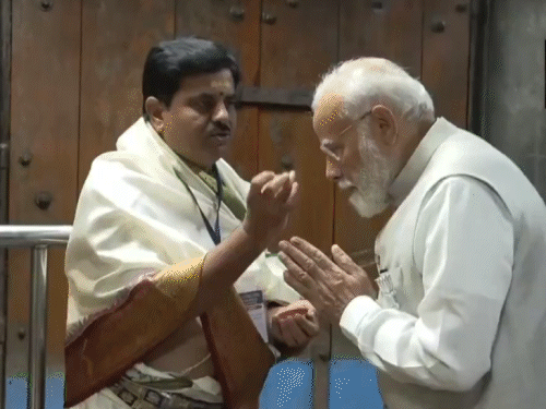 PM बोले- शहजादे ने अडाणी-अंबानी को गाली देना बंद किया: बताएं क्या डील हुई, कितना पैसा पहुंचा; क्या टेंपो भरकर माल पहुंचा PM बोले- शहजादे ने अडाणी-अंबानी को गाली देना बंद किया: बताएं क्या डील हुई, कितना पैसा पहुंचा; क्या टेंपो भरकर माल पहुंचा