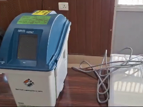 VVPAT वेरिफिकेशन पर सुप्रीम कोर्ट ने फैसला सुरक्षित रखा: कहा- चुनाव कंट्रोल नहीं कर सकते; डेटा के लिए EC पर भरोसा करना होगा