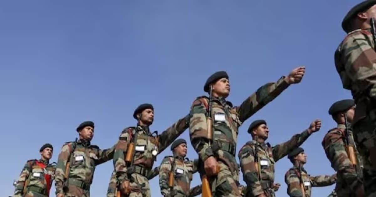 Army Bharti Jobs: 1.77 लाख सैलरी वाली सरकारी नौकरी, 12वीं बाद सेना में सीधे अफसर बनने का मौका Army Bharti Jobs: 1.77 लाख सैलरी वाली सरकारी नौकरी, 12वीं बाद सेना में सीधे अफसर बनने का मौका