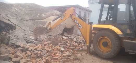 Sagar News: जर्जर भवनों पर चल रहा प्रशासन का बुलडोजर, अब तक 350 भवन किए जमींदोज