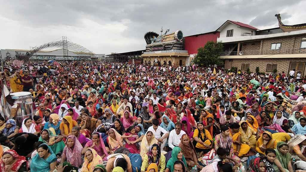 Sehore News: भगवा शिव की भक्ति करने वाला भक्त हर संकट से सुरक्षित रहेगा, कथा में बोले पंडित प्रदीप मिश्रा