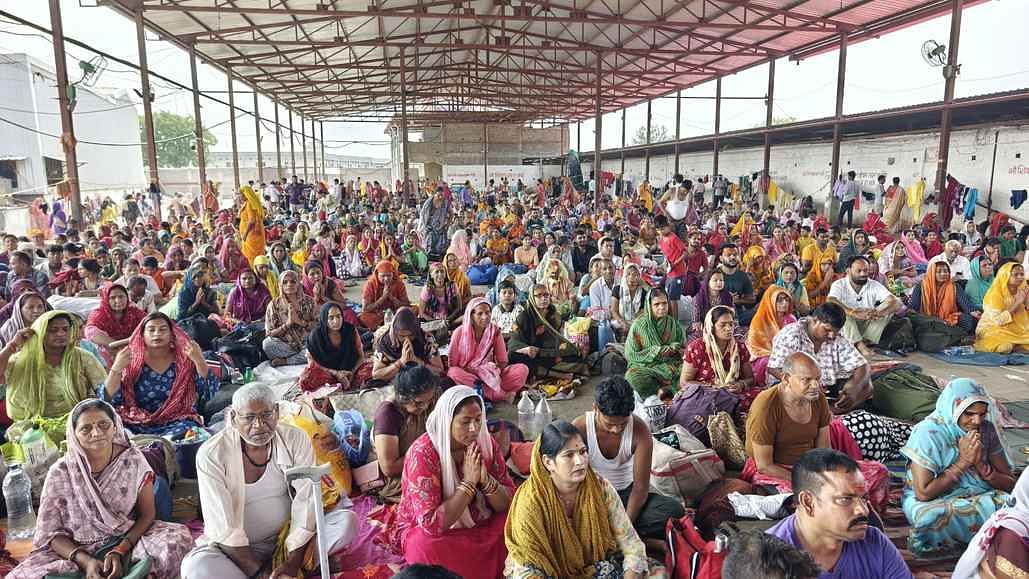 Sehore: प्रदीप मिश्रा बोले-अच्छे कर्म का फल हमेशा मिलता है, जो तुम दूसरों को दोगे, वही लौटकर तुम्हारे पास आएगा