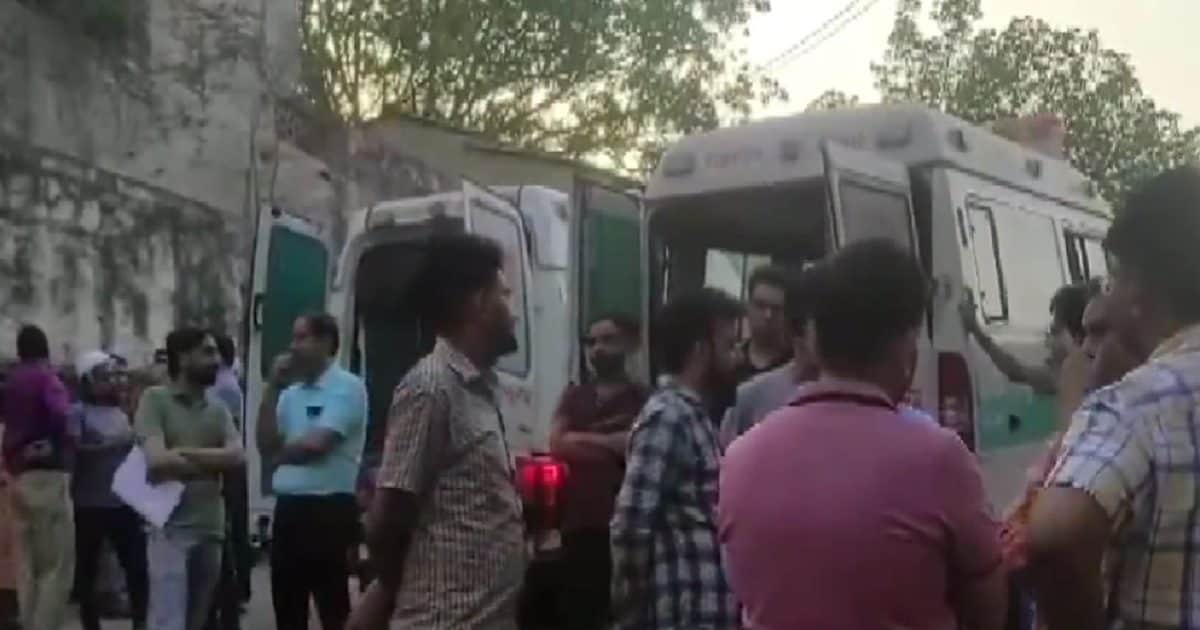 कॉपर खदान हादसा: जमीन से 1875 फीट नीचे टूटी लिफ्ट की चेन, 15 लोग फंसे कॉपर खदान हादसा: जमीन से 1875 फीट नीचे टूटी लिफ्ट की चेन, 15 लोग फंसे