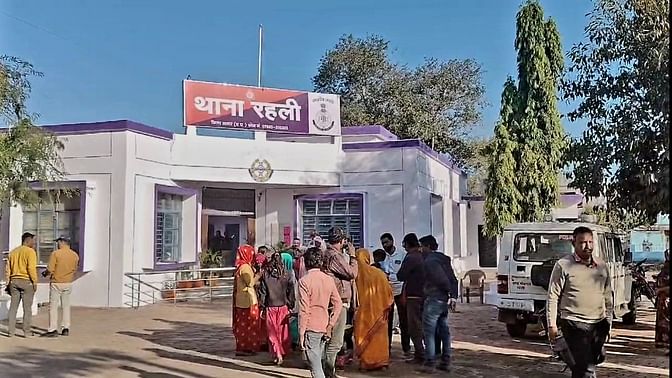 Sagar News: रहली-गौरझामर सड़क मार्ग पर लुटेरों का खौफ, छह लोगों को लूट चुके बदमाश