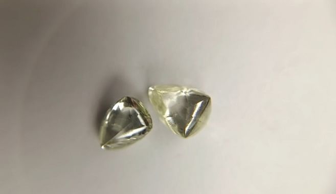 Panna News: मजदूर को मिट्टी से मिला हीरा, पन्ना की खदान से 10 दिनों में मिले दो जेम्स क्वालिटी के डायमंड