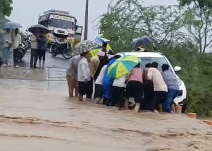 मानसून की दस्तक: नीमच में नाले के बहाव में बाइक सवार बहे तो मंदसौर में फंसी कार, जलजमाव से लोग परेशान