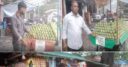 UP News : दुकानदारों ने हटाए बोर्ड, फ्रूट वेंडर निसार बोले- ‘नेम प्लेट से दिक्कत तो नहीं थी लेकिन..’