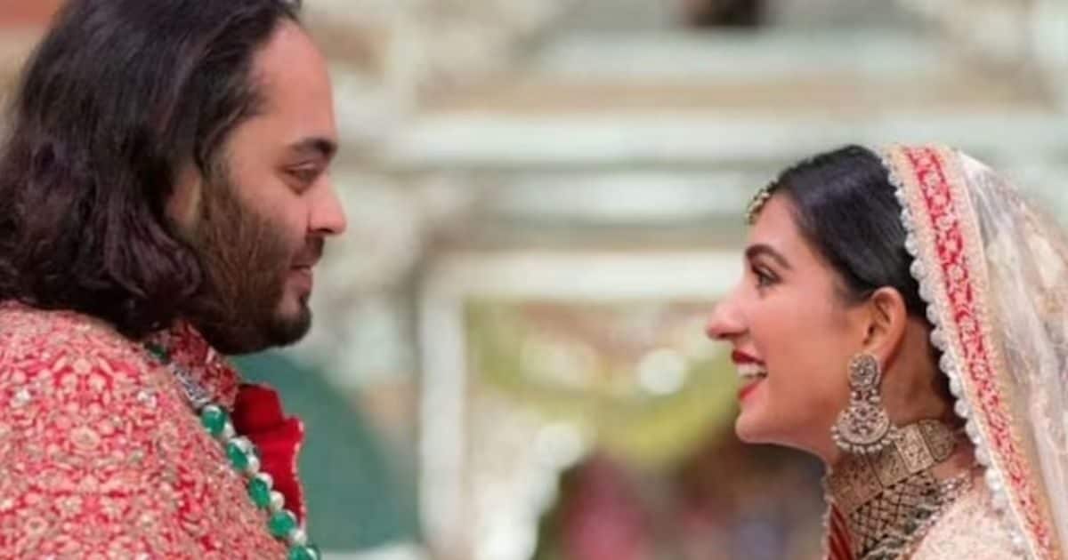 Anant-Radhika Wedding Live: एक-दूजे के हुए अनंत अंबानी-राधिका मर्चेंट, इमोशनल हुईं दुल्हन
