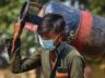 कॉमर्शियल गैस सिलेंडर के दाम 20 रुपए तक घटे: एविएशन फ्यूल महंगा होने से फ्लाइट टिकट के दाम बढ़ सकते हैं, आज से हुए 5 बड़े बदलाव