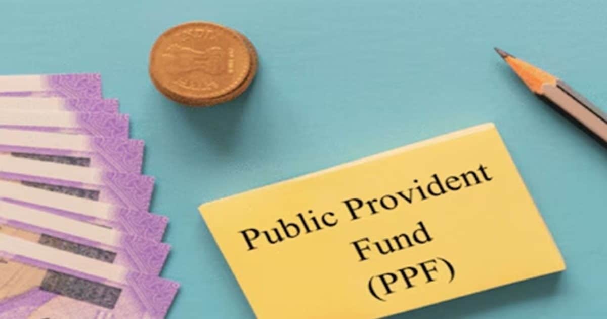 PPF: 12 फीसदी से 7.1 फीसदी तक, लोगों की पहली पसंद क्यों नहीं रहा यह टैक्स सेविंग्स स्कीम? PPF: 12 फीसदी से 7.1 फीसदी तक, लोगों की पहली पसंद क्यों नहीं रहा यह टैक्स सेविंग्स स्कीम?