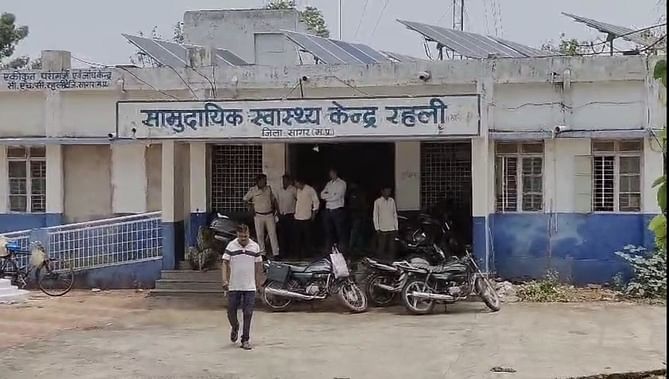 Sagar News: 11 साल की बच्ची को सांप ने डसा, परिवारवाले कराते रहे झाड़ फूक, आखिरकार चली गई मासूम की जान