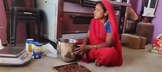 Chhindwara News: छिंदवाड़ा सांसद ने पीएम मोदी को दिए महुआ के बिस्किट, मन की बात में मिली सराहना