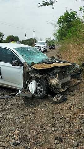 Sagar News: हाइवा और कार की टक्कर में पिता-पुत्री की मौत, तीन गंभीर; किर्रोद गांव के मोड़ पर हादसा