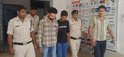 Satna News: थाने में पुलिस ने आरोपी से कटवाया जेल वाला केक, वजह जान चौंक जाएंगे आप