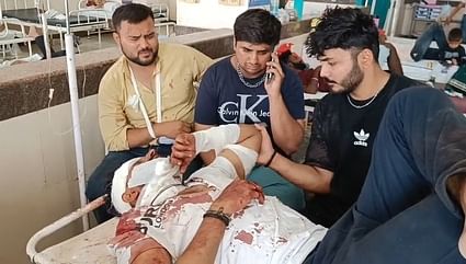 Ujjain News: बाबा महाकाल के दर्शन कर दिल्ली लौट रहे श्रद्धालुओं की कार पलटी, एक युवक की मौत, चार घायल