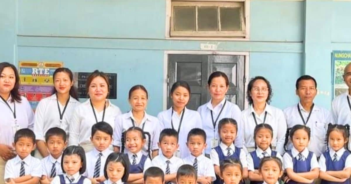 इस स्‍कूल में साथ पढ़ रहे 8 जुड़वा बच्‍चे, एक जैसी शक्ल, वैसी ही स्माइल, 7 जोड़े तो भाई-बहन