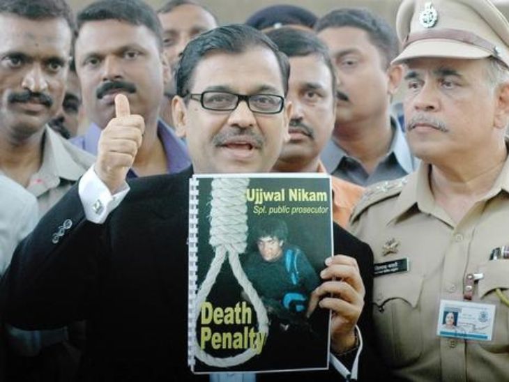 उज्ज्वल निकम बोले- टिकट मिलते ही मुझे देशद्रोही कहा: कसाब ने करकरे को गोली मारने की बात मानी, कांग्रेसी नहीं मान रहे