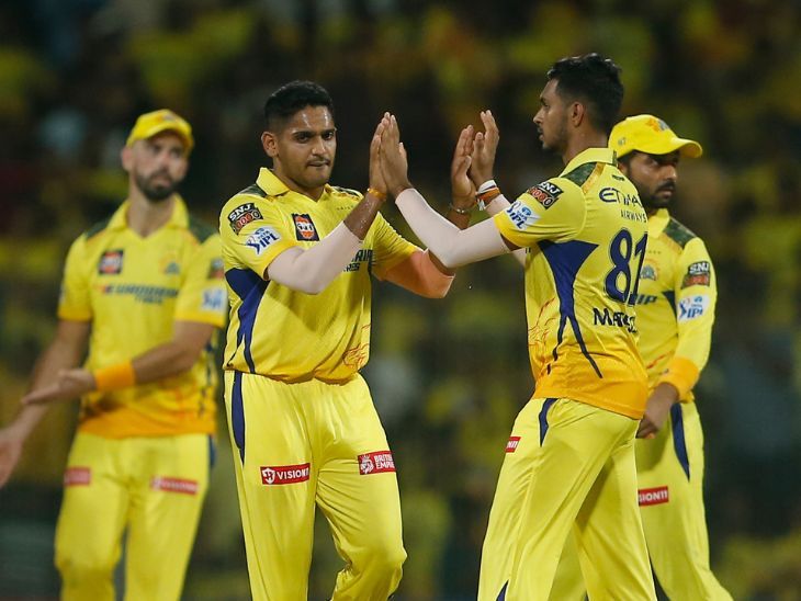 हैदराबाद के टॉप-3 बैटर्स पवेलियन लौटे: देशपांडे ने हेड-अभिषेक और अनमोलप्रीत के विकेट झटके; चेन्नई ने 213 रन का टारगेट दिया