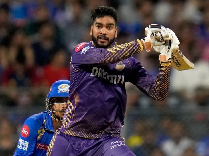 वेंकटेश की सीजन में दूसरी फिफ्टी: मनीष के साथ मिलकर कोलकाता को संभाला, मुंबई ने 57 रन पर गिरा दिए थे 5 विकेट