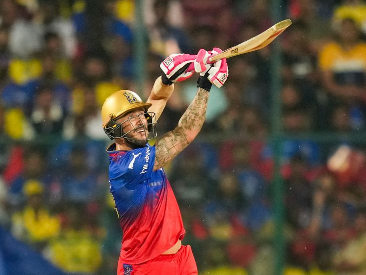 IPL में बेंगलुरु vs चेन्नई: सैंटनर ने कोहली को पवेलियन भेजा, डु प्लेसिस को रन आउट भी किया; RCB का स्कोर 155/2 IPL में बेंगलुरु vs चेन्नई: सैंटनर ने कोहली को पवेलियन भेजा, डु प्लेसिस को रन आउट भी किया; RCB का स्कोर 155/2