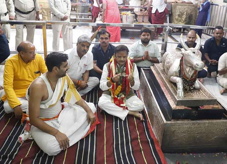 Ujjain News: चांदी द्वार से महाकाल के दर्शन कर बोले उपमुख्यमंत्री शुक्ल-अकाल मृत्यु के भय से बचाते हैं बाबा