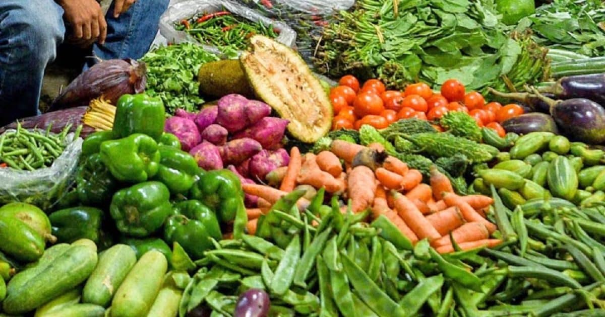 टमाटर-प्याज की कीमतों ने दिखाया असर, जून में बढ़ी महंगाई दर