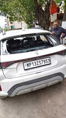 Ujjain News: बेकाबू कार का आतंक, पहले पैदल चल रहे युवक, बाइक फिर इलेक्ट्रिक गाड़ी सवार को भी मारी टक्कर